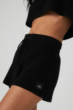 Cashmere High-Waist Plush Waffle Short - Black -Alo Fashion Store W6342R 01 b1 s1 a4 1 m18