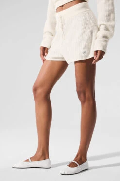 Cashmere High-Waist Plush Waffle Short - Ivory 7 Cashmere High-Waist Plush Waffle Short - Ivory -Alo Fashion Store W6342R 03299 b1 s1 a3 1 m76