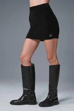 Micro Corduroy Winter Break Mini Skirt - Black -Alo Fashion Store W6391R 01 b1 s1 a4 1 m91