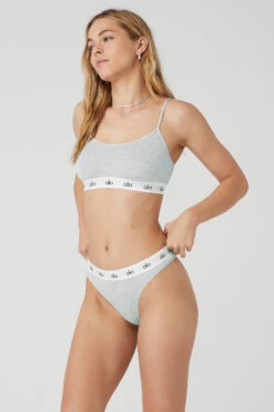 Icon Cami Bra - Athletic Heather Grey -Alo Fashion Store W9425R 02910 b1 s1 a3 1 m89